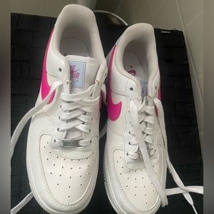 Nike white and pink